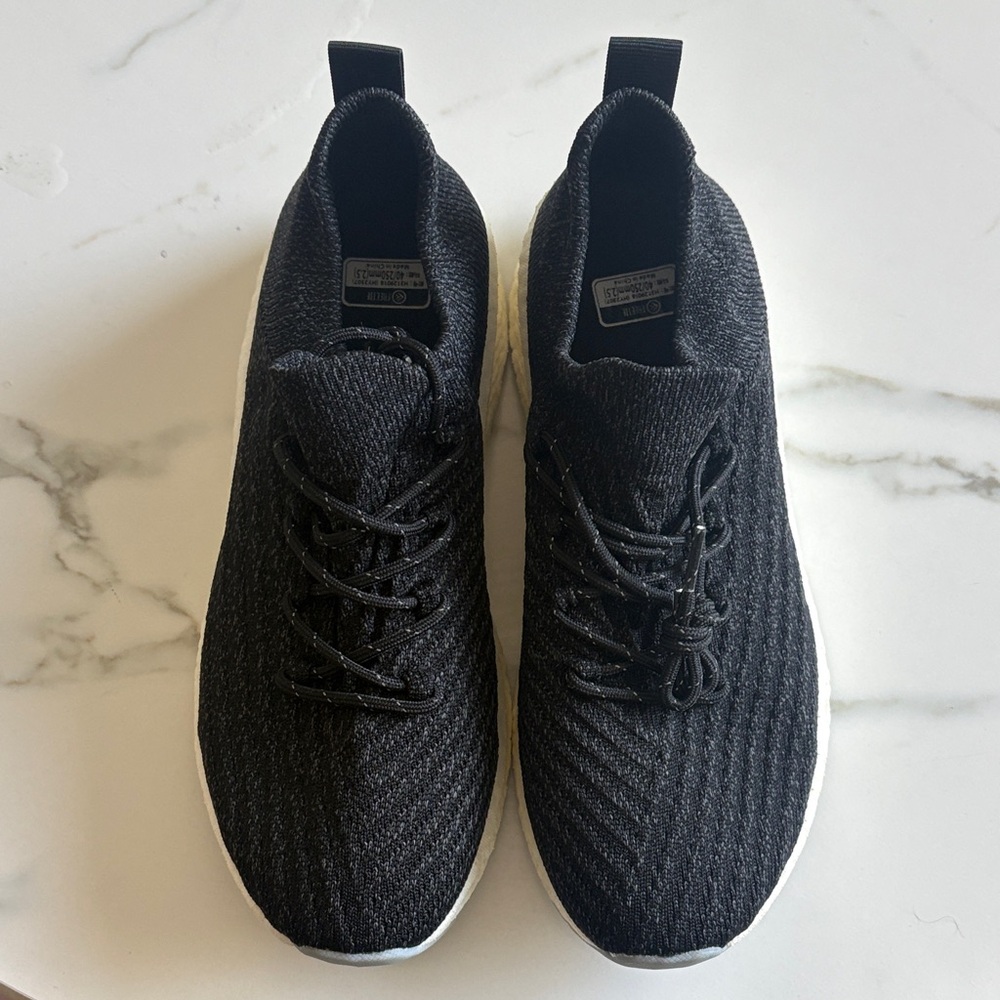 Woman Knit Lace-Up Sneakers - Black